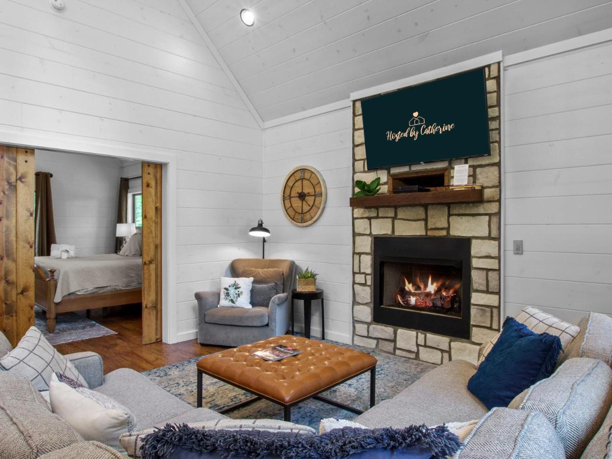 Stunning Luxury Cabin W Hot Tub And Fire Pit Holy Shiplap Is Perfect Romantic Couples Getaway Broken Bow Eksteriør bilde