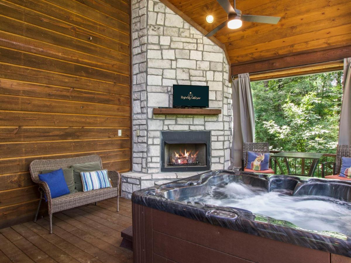 Stunning Luxury Cabin W Hot Tub And Fire Pit Holy Shiplap Is Perfect Romantic Couples Getaway Broken Bow Eksteriør bilde