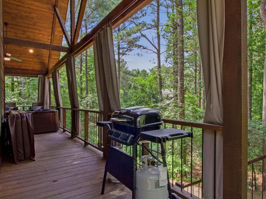 Stunning Luxury Cabin W Hot Tub And Fire Pit Holy Shiplap Is Perfect Romantic Couples Getaway Broken Bow Eksteriør bilde