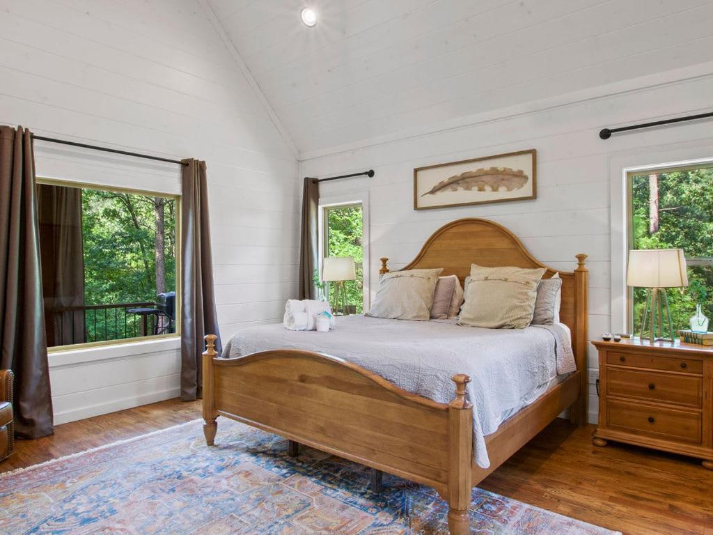 Stunning Luxury Cabin W Hot Tub And Fire Pit Holy Shiplap Is Perfect Romantic Couples Getaway Broken Bow Eksteriør bilde