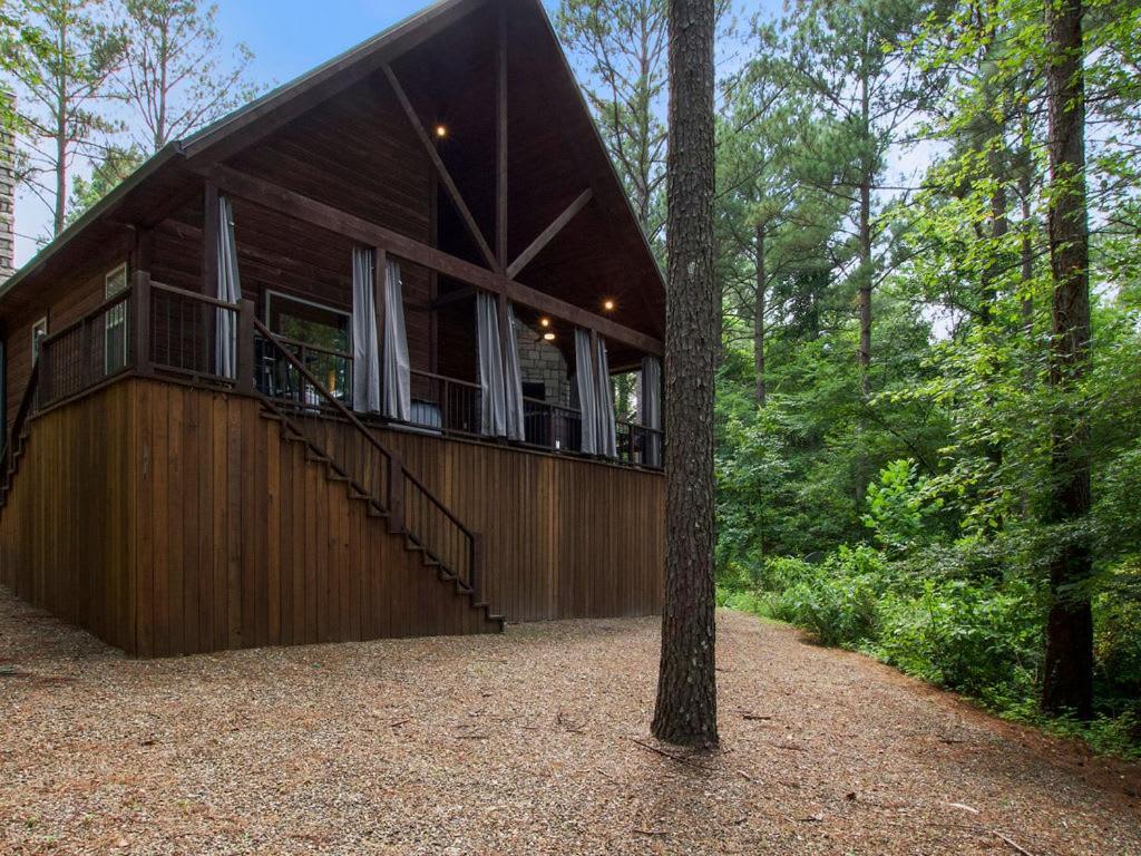 Stunning Luxury Cabin W Hot Tub And Fire Pit Holy Shiplap Is Perfect Romantic Couples Getaway Broken Bow Eksteriør bilde
