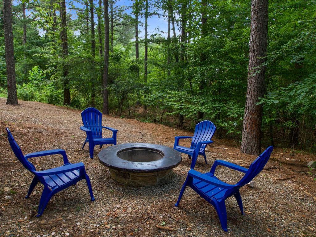 Stunning Luxury Cabin W Hot Tub And Fire Pit Holy Shiplap Is Perfect Romantic Couples Getaway Broken Bow Eksteriør bilde